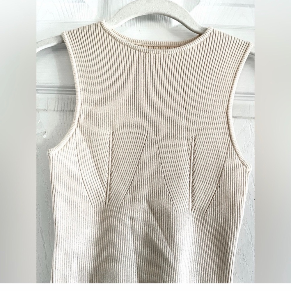 Commense Solid Basic Tank Top - Picture 14 of 15